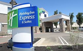 Holiday Inn Express & Suites Brentwood